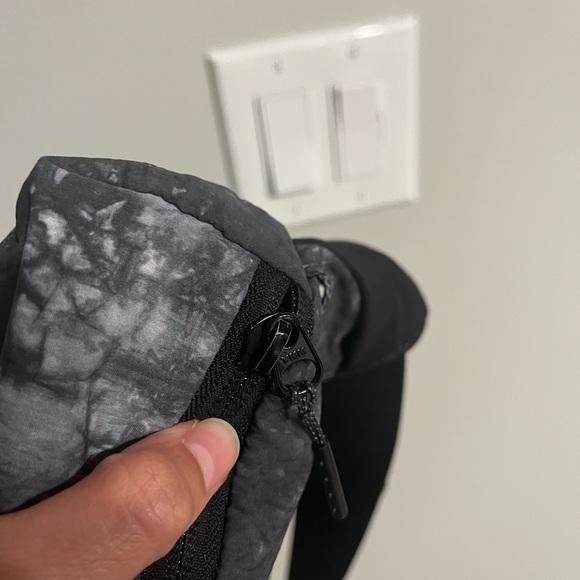 Lululemon Belt Bag - Picture 10 of 10